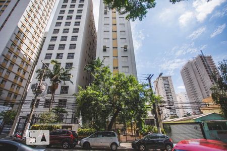 Apartamento para alugar com 65m², 2 quartos e 1 vaga Apartamento para alugar com 65m², 2 quartos e 1 vagaFachada