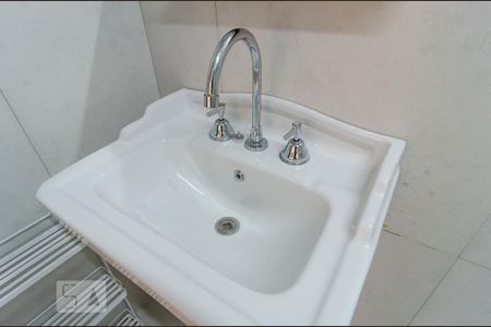 Apartamento para alugar com 65m², 2 quartos e 1 vaga Apartamento para alugar com 65m², 2 quartos e 1 vagaBanheiro