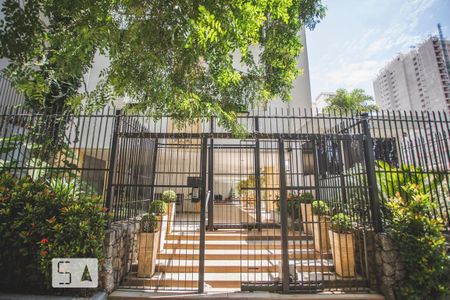 Apartamento para alugar com 65m², 2 quartos e 1 vaga Apartamento para alugar com 65m², 2 quartos e 1 vagaFachada