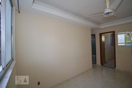 Sala de apartamento para alugar com 2 quartos, 50m² em Quintino Bocaiúva, Rio de Janeiro