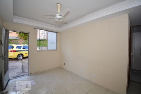 Sala de apartamento para alugar com 2 quartos, 50m² em Quintino Bocaiúva, Rio de Janeiro