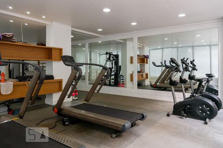 Apartamento à venda com 170m², 3 quartos e 4 vagasÁrea comum - Academia