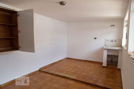 Casa à venda com 313m², 4 quartos e 1 vagaÁrea de Serviço 2