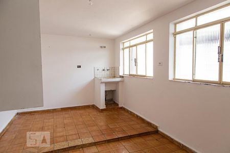 Casa à venda com 313m², 4 quartos e 1 vagaÁrea de Serviço 2
