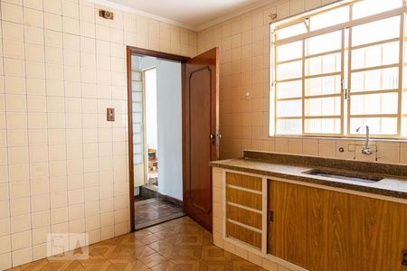 Casa à venda com 313m², 4 quartos e 1 vagaCozinha