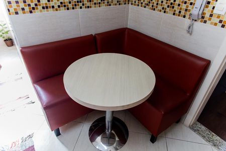 Apartamento à venda com 75m², 3 quartos e 2 vagas Apartamento à venda com 75m², 3 quartos e 2 vagasMesa