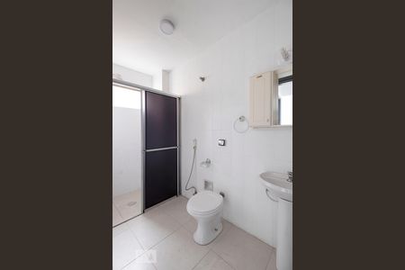 Banheiro de apartamento para alugar com 1 quarto, 51m² em Pinheiros, São Paulo