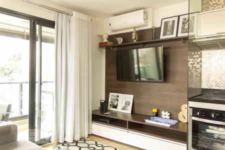 Sala de kitnet/studio para alugar com 1 quarto, 38m² em Campo Belo, São Paulo