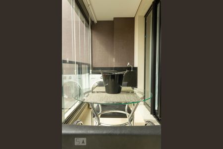 Varanda de kitnet/studio para alugar com 1 quarto, 38m² em Campo Belo, São Paulo