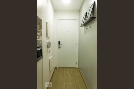Entrada de kitnet/studio para alugar com 1 quarto, 38m² em Campo Belo, São Paulo