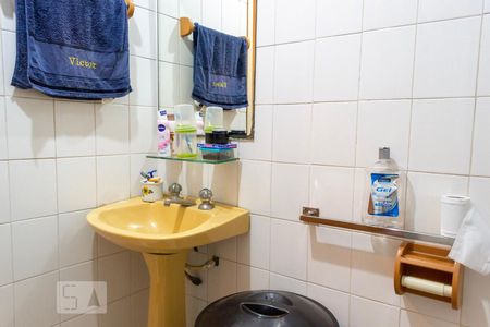 Casa à venda com 90m², 3 quartos e 1 vaga Casa à venda com 90m², 3 quartos e 1 vagaBanheiro