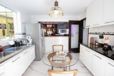 Casa à venda com 180m², 5 quartos e 2 vagasCozinha