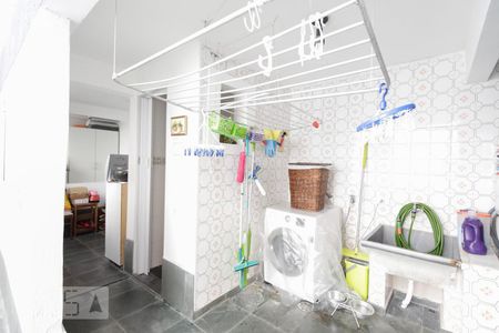 Casa à venda com 180m², 5 quartos e 2 vagasLavanderia