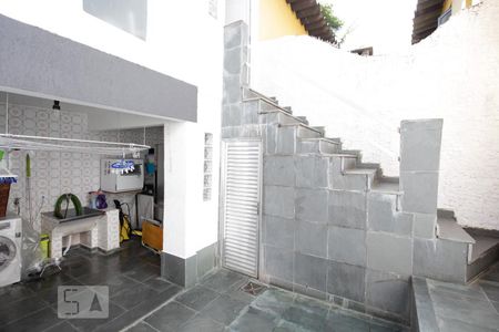 Casa à venda com 180m², 5 quartos e 2 vagasQuintal dos fundos