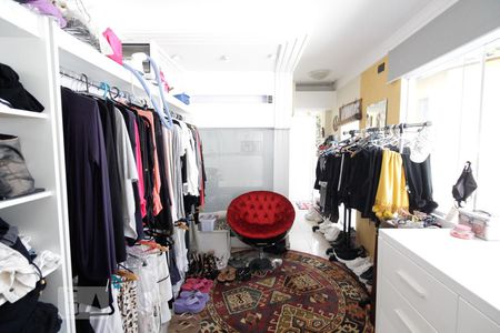 Casa à venda com 180m², 5 quartos e 2 vagasQuarto externo