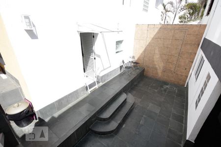 Casa à venda com 180m², 5 quartos e 2 vagasQuintal dos fundos