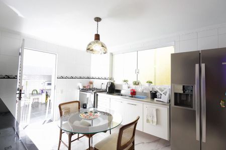 Casa à venda com 180m², 5 quartos e 2 vagasCozinha