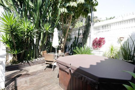 Casa à venda com 180m², 5 quartos e 2 vagasOfurô