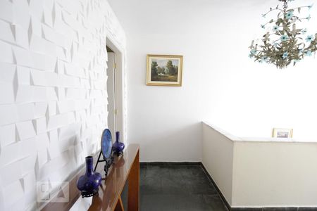 Casa à venda com 180m², 5 quartos e 2 vagasCorredor