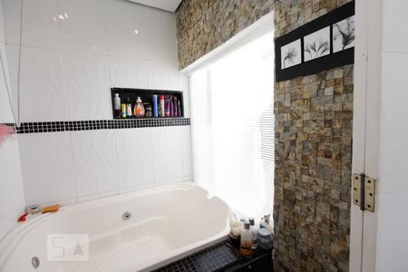 Casa à venda com 180m², 5 quartos e 2 vagasQuarto externo - Banheiro