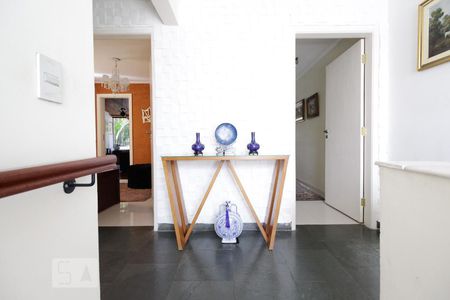 Casa à venda com 180m², 5 quartos e 2 vagasCorredor