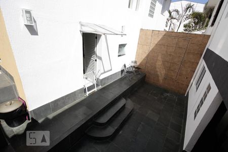Casa à venda com 180m², 5 quartos e 2 vagasQuintal dos fundos