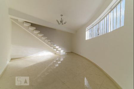 Casa à venda com 150m², 3 quartos e 2 vagasSala