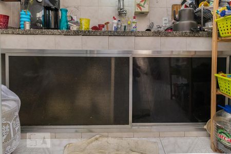 Apartamento para alugar com 100m², 2 quartos e sem vaga Apartamento para alugar com 100m², 2 quartos e sem vagaCozinha - Armários