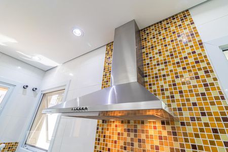 Casa de condomínio à venda com 300m², 4 quartos e 6 vagas Casa de condomínio à venda com 300m², 4 quartos e 6 vagasCozinha