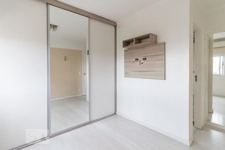 Suíte de apartamento para alugar com 3 quartos, 68m² em Vila Ipiranga, Porto Alegre