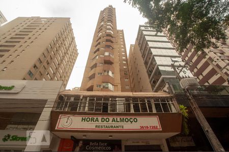 Apartamento para alugar com 36m², 1 quarto e 1 vagaFachada