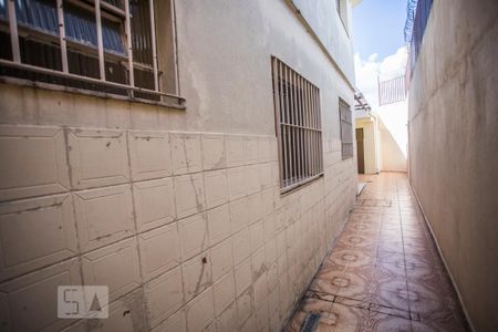 Casa à venda com 140m², 4 quartos e 2 vagasCorredor
