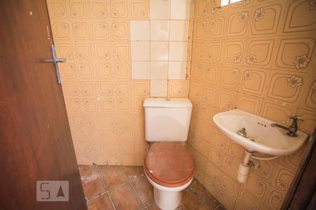 Casa à venda com 140m², 4 quartos e 2 vagasBanheiro de Serviço