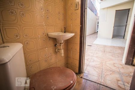 Casa à venda com 140m², 4 quartos e 2 vagasBanheiro de Serviço