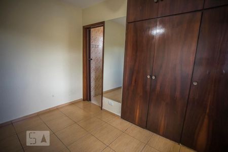 Casa à venda com 140m², 4 quartos e 2 vagasSuite