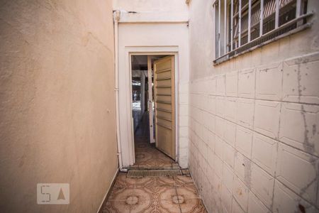 Casa à venda com 140m², 4 quartos e 2 vagasCorredor