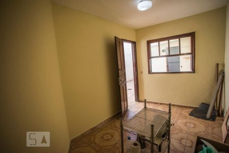 Casa à venda com 140m², 4 quartos e 2 vagasQuarto de Serviço