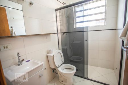 Casa à venda com 140m², 4 quartos e 2 vagasBanheiro 2