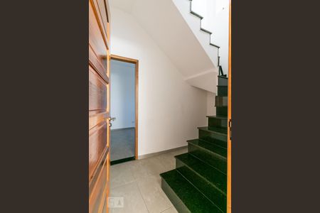 Casa à venda com 330m², 5 quartos e 6 vagasEscadas Garagem