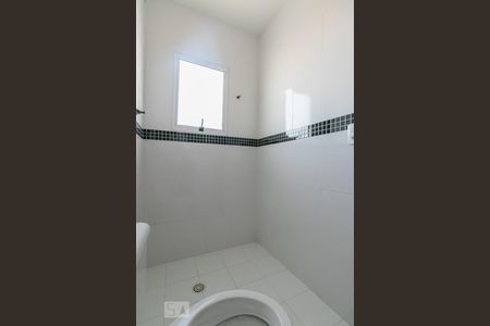 Casa à venda com 330m², 5 quartos e 6 vagasBanheiro da Suíte 2