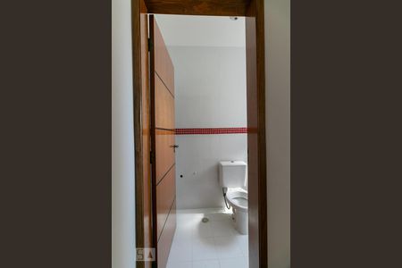 Casa à venda com 330m², 5 quartos e 6 vagasBanheiro da Suíte 1