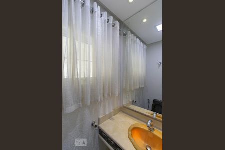 Lavabo de casa para alugar com 4 quartos, 450m² em Jardim Taquaral, São Paulo