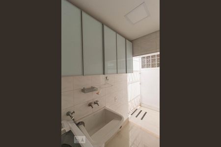 Casa para alugar com 450m², 4 quartos e 4 vagas Casa para alugar com 450m², 4 quartos e 4 vagasÁrea de Serviço