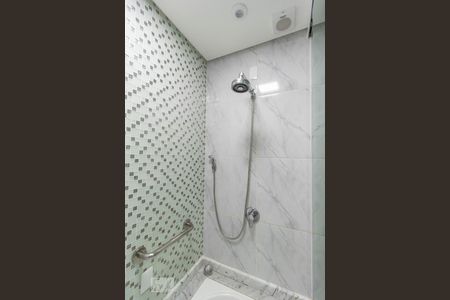 Casa para alugar com 450m², 4 quartos e 4 vagas Casa para alugar com 450m², 4 quartos e 4 vagasBanheiro da Suíte 2