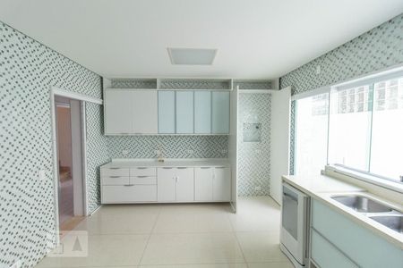 Casa para alugar com 450m², 4 quartos e 4 vagas Casa para alugar com 450m², 4 quartos e 4 vagasCozinha