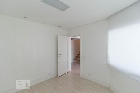 Casa para alugar com 450m², 4 quartos e 4 vagas Casa para alugar com 450m², 4 quartos e 4 vagasSala de TV
