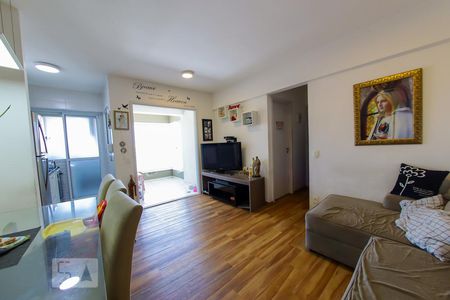 Sala de Apartamento com 2 quartos, 60m² Vila Augusta