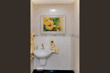 Casa à venda com 480m², 7 quartos e 4 vagasBanheiro 1