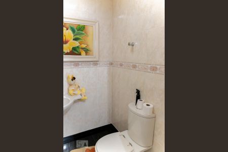 Casa à venda com 480m², 7 quartos e 4 vagasBanheiro 1