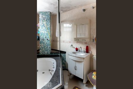 Casa à venda com 480m², 7 quartos e 4 vagasBanheiro da Suite 1